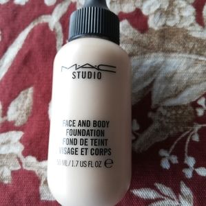 Authentic MAC Studio Face & Body Foundation C1